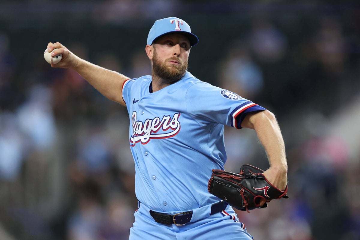 Featured image for Merrill Kelly Rejoins Diamondbacks on Two-Year, $40 Million Deal