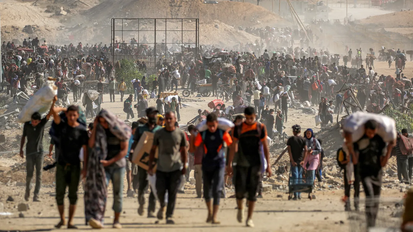Trump Urges Ceasefire as Hamas Considers Gaza Peace Deal