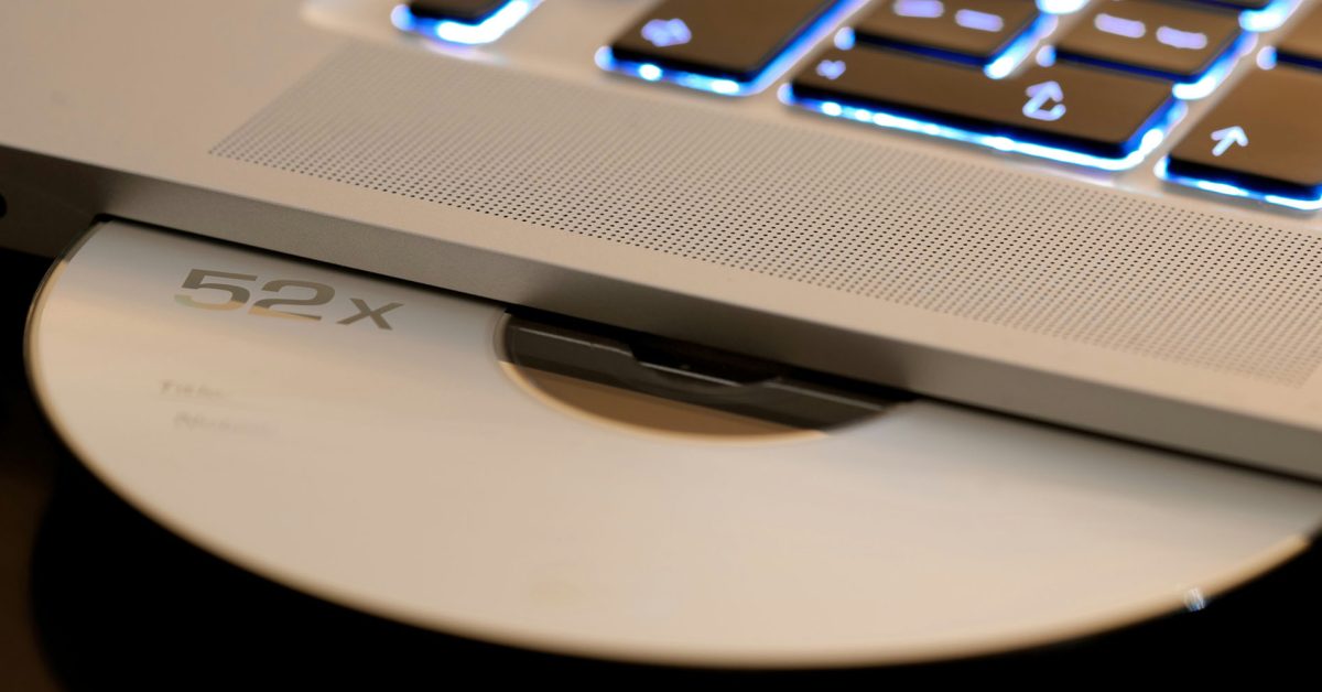 Featured image for Apple Declares Final MacBook Pro with Optical Drive Obsolete