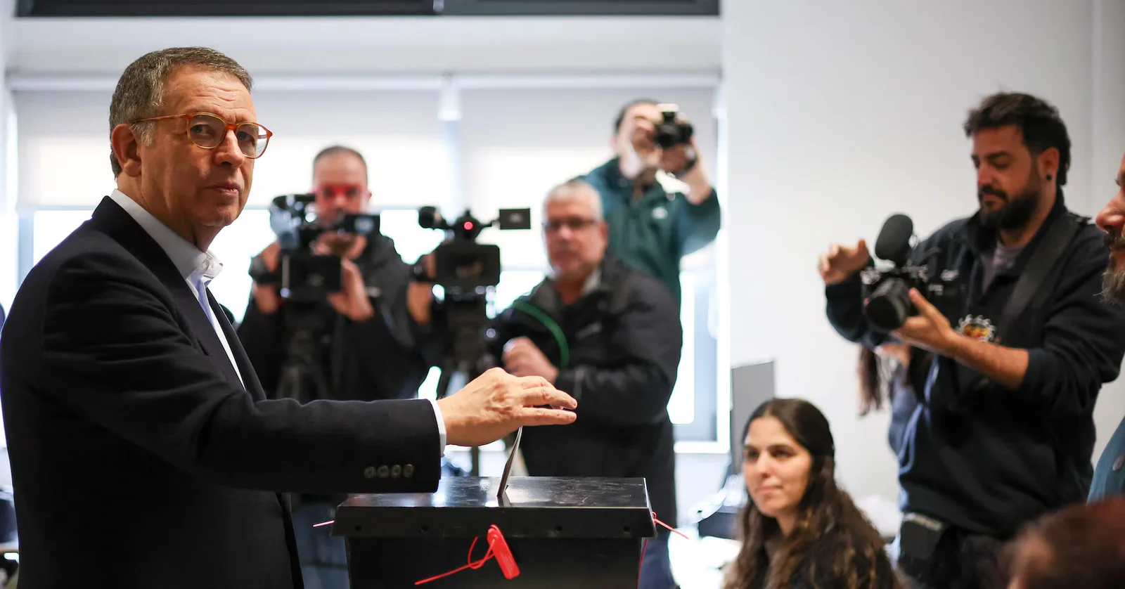 Portugal votes Socialist Seguro into presidency as far-right gains echo in runoff