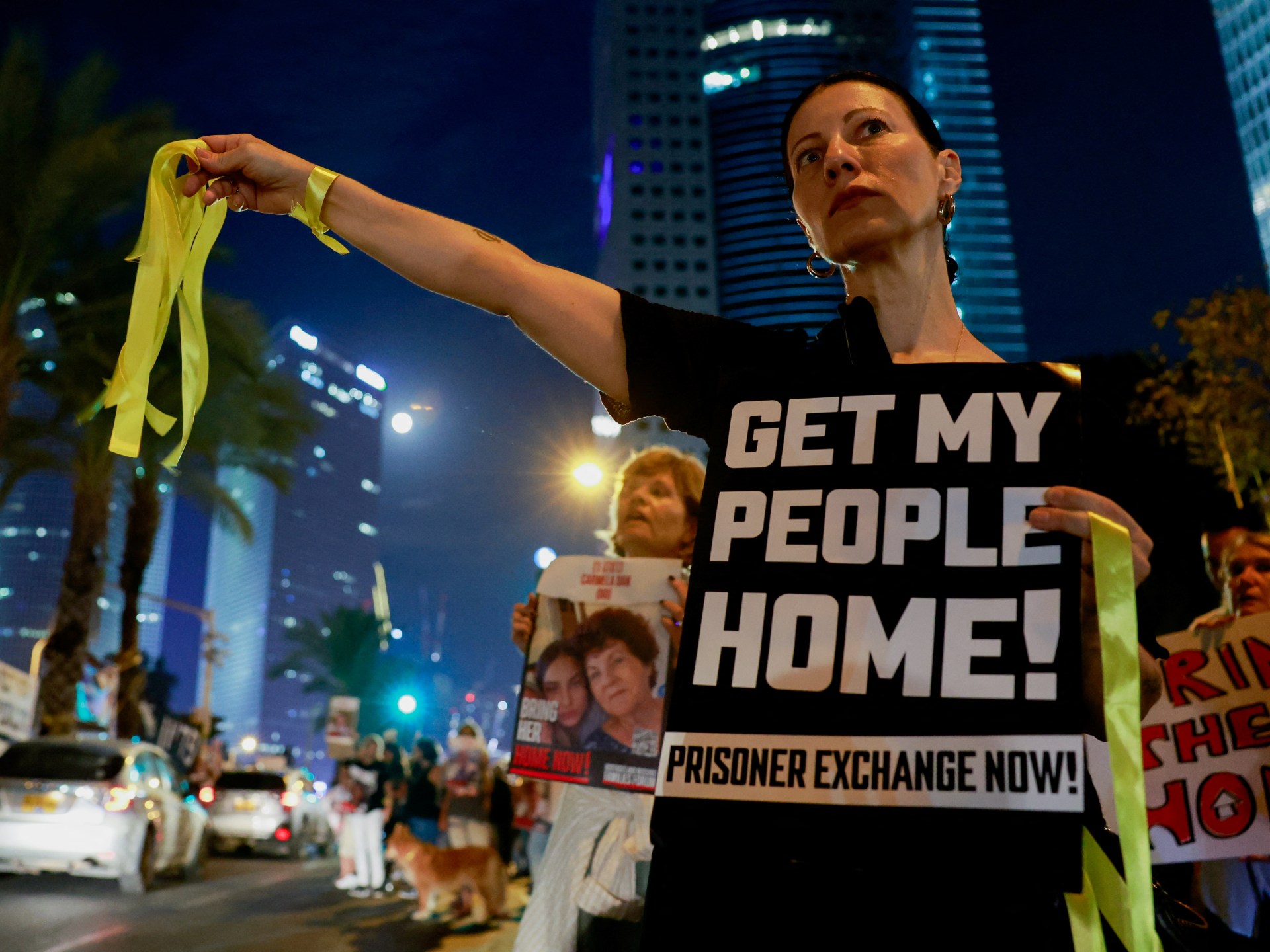"Israeli Captive Families Demand Answers on Prisoner Exchange from Netanyahu"