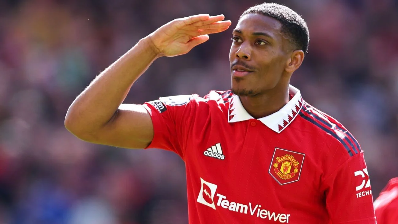 McTominay's goal secures Manchester United win over Everton.