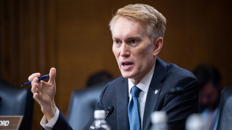 "Republicans Stand Firm on Immigration Demands Despite Zelensky Visit"