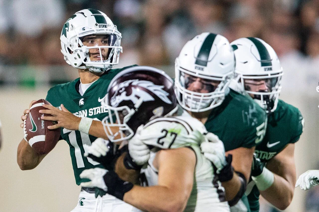 Payton Thorne leaves Michigan State for Auburn as QB transfer.
