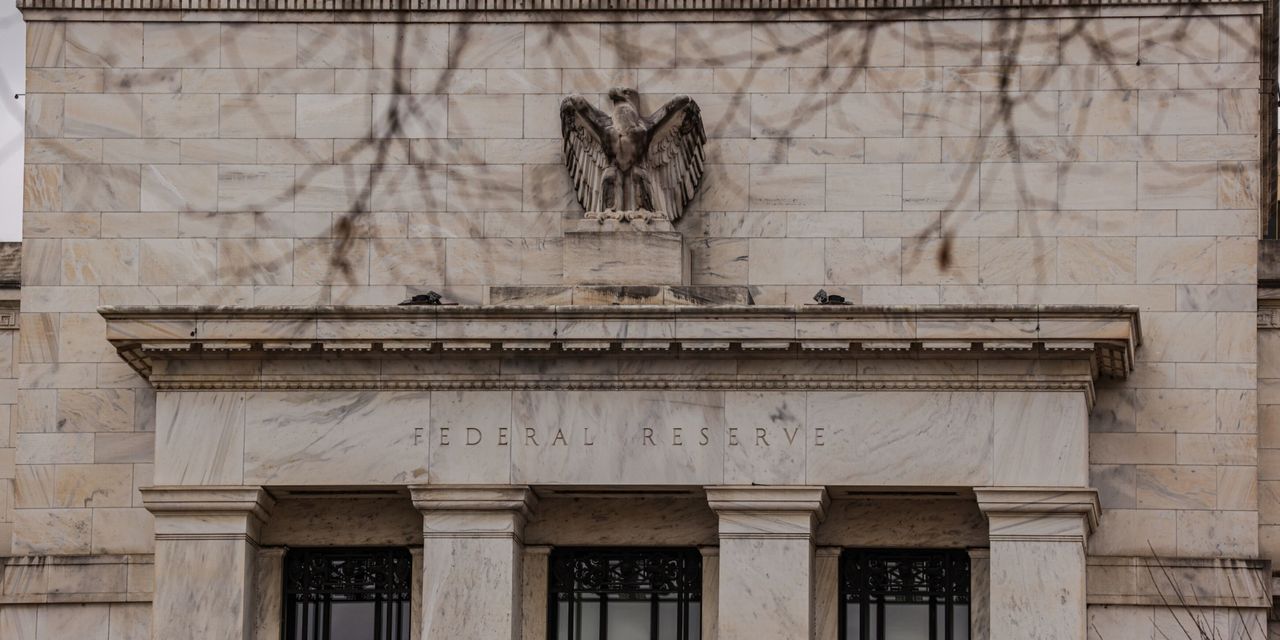 2024 Economic Forecast: Recession Predicted, Global Threats Identified