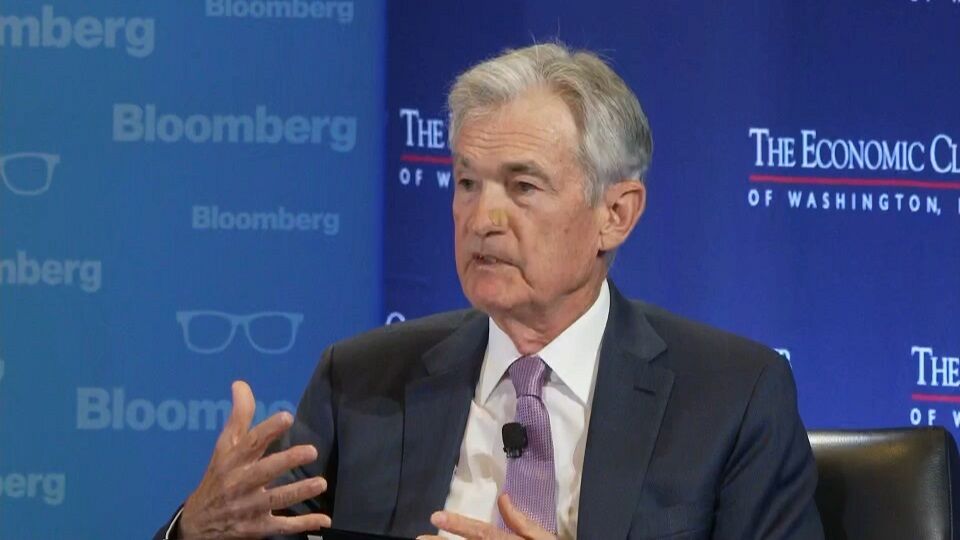 Featured image for US Stocks Climb on Unexpected Retail Sales Boost