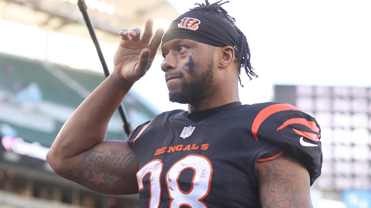 Bengals' Future Uncertain with Mixon Rumors and Contract Talks.