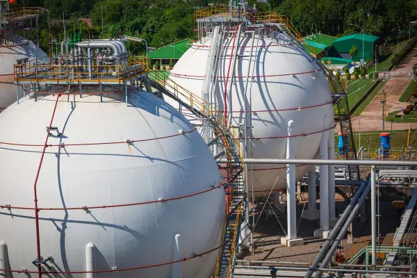 Featured image for "Natural Gas Market: Supply Drop and Heating Demand Drive Price Surge"