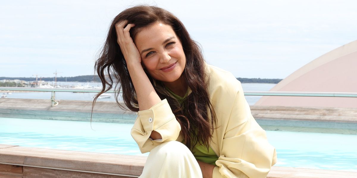 Katie Holmes: From Pleated Pants to Tiny Kitten Heels and Beachy Vibes.