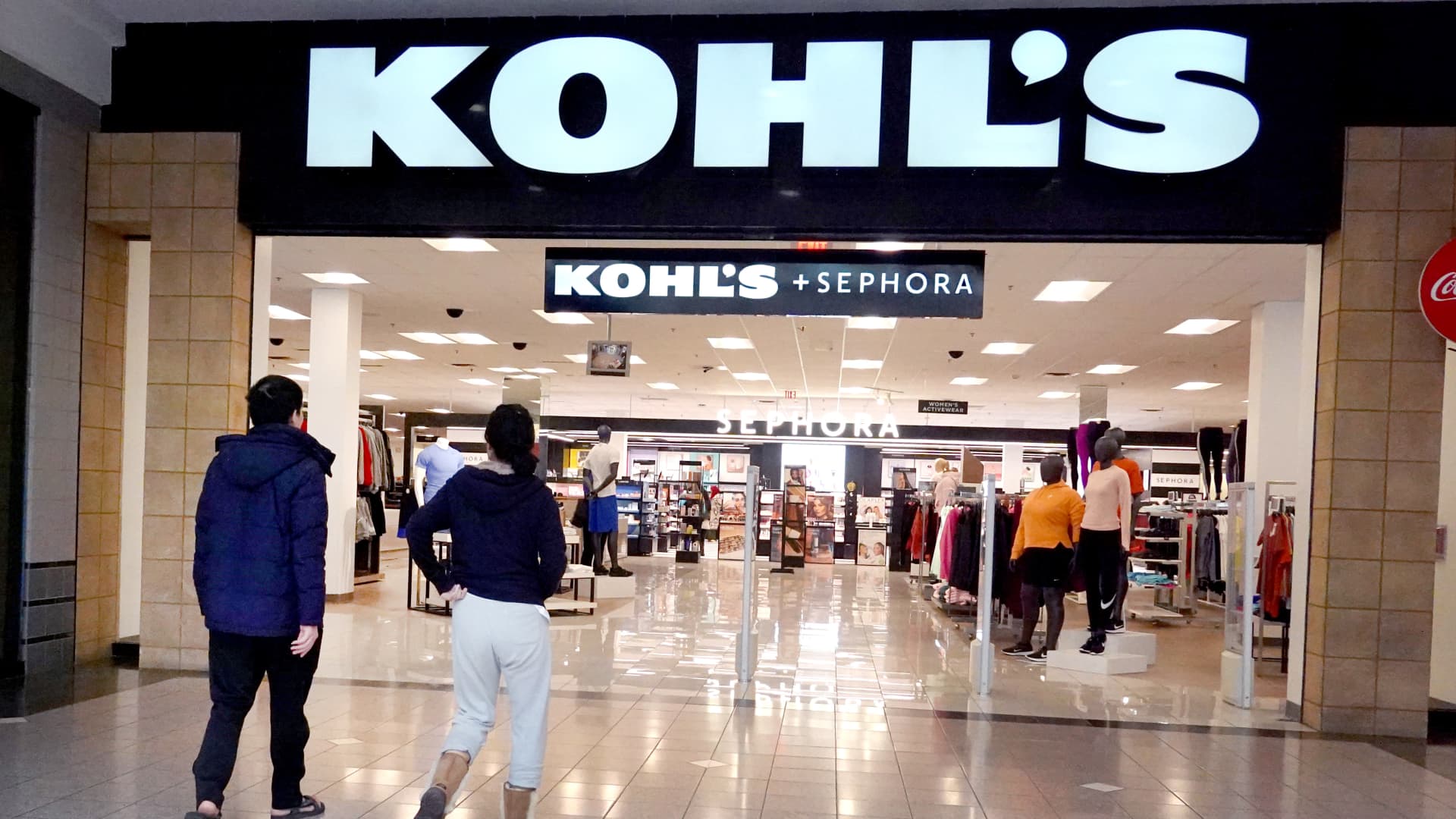 Featured image for Kohl's Shares Surge on Strong Earnings and Upgraded Outlook
