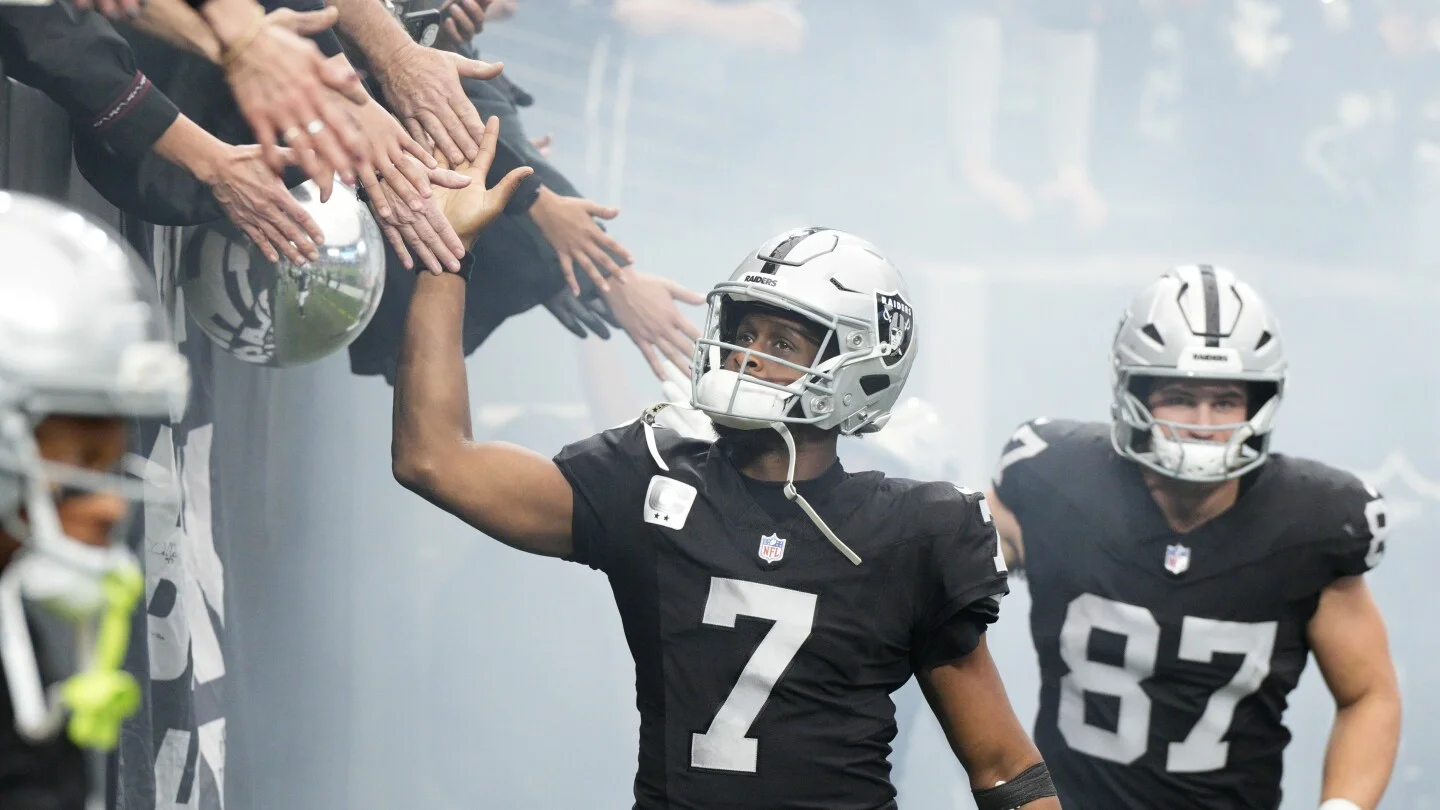 Geno Smith gamble costs Raiders a draft pick and $58.5 million for 15 games