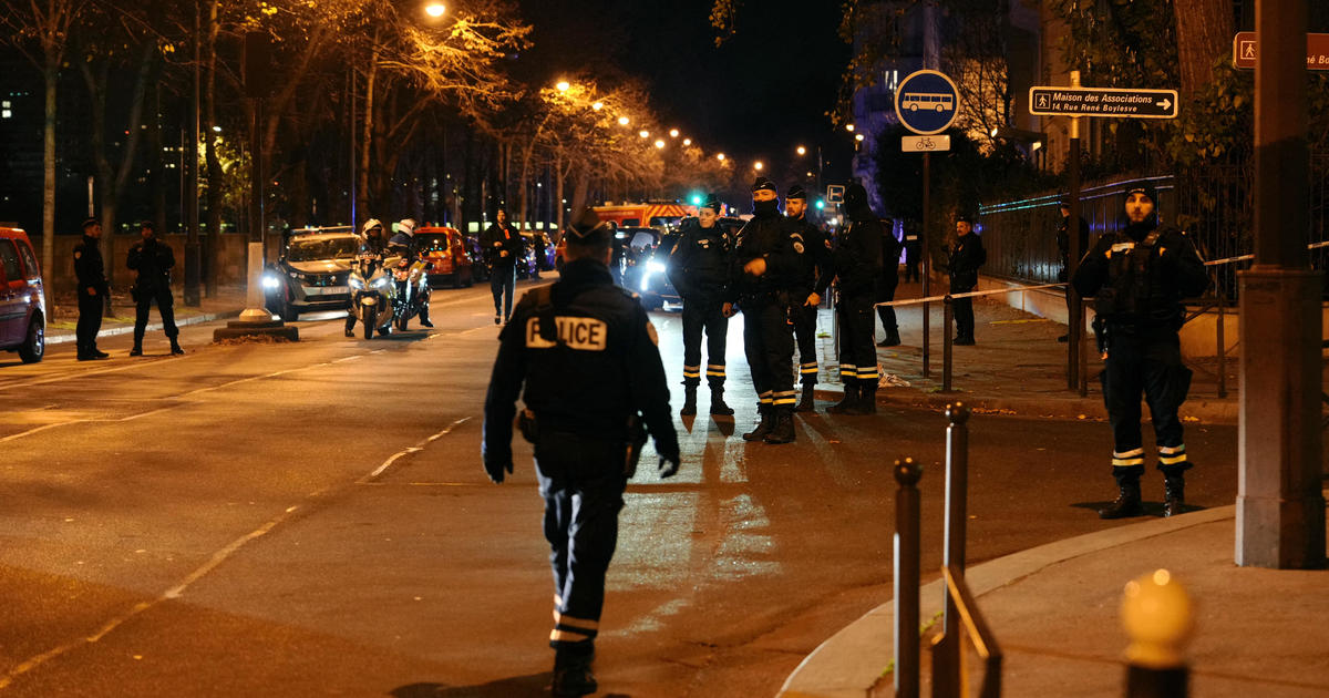 Investigation underway after fatal Paris stabbing attack near Eiffel Tower