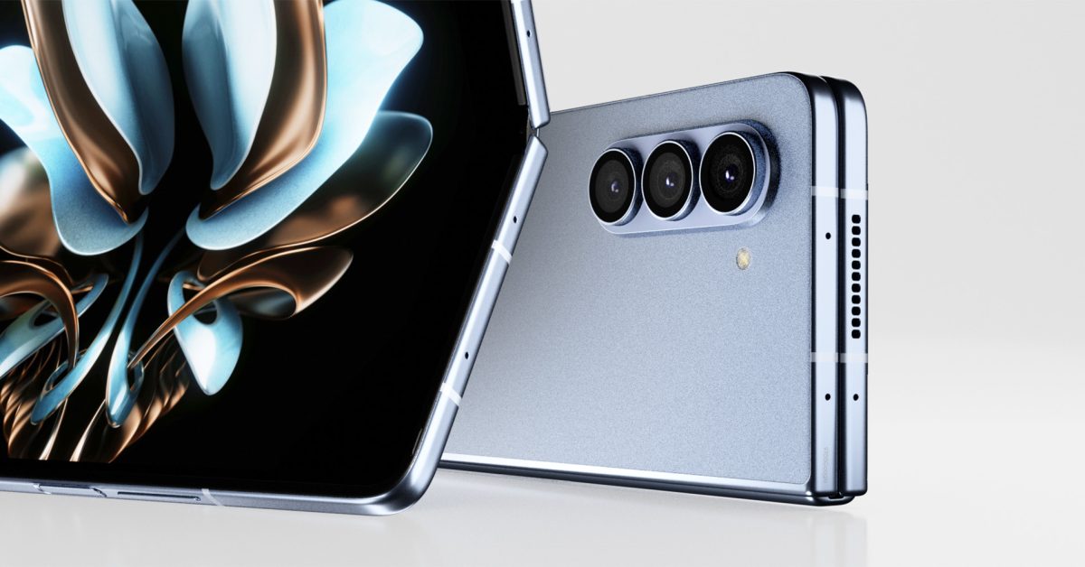Featured image for "Samsung Galaxy Z Fold 5: Enhanced Hinge Design Unveiled in Live Images"