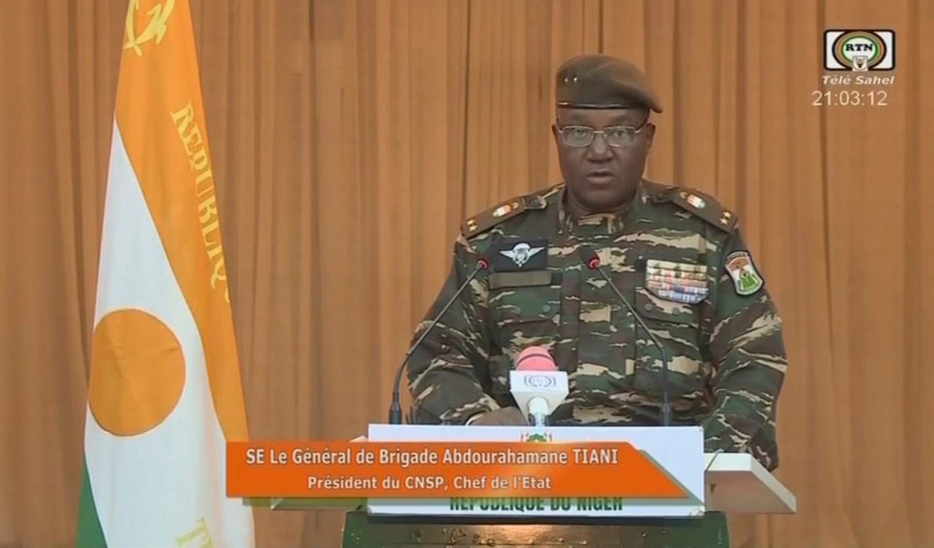 Niger coup leader proposes three-year transition, as junta supporters overwhelm call for civilian volunteers