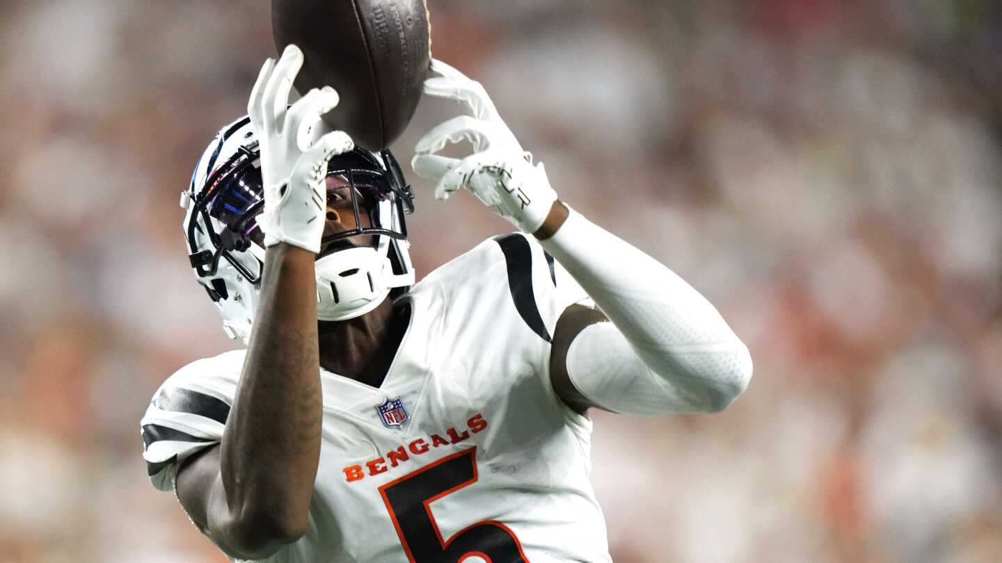 Featured image for Tee Higgins to Play 2024 Under Franchise Tag, Trade Speculation Grows