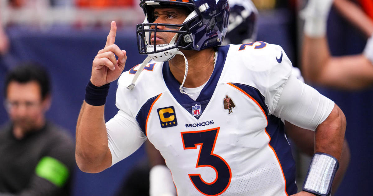 Featured image for "Denver Broncos vs. Los Angeles Chargers: Playoff hopes and predictions in AFC West matchup"