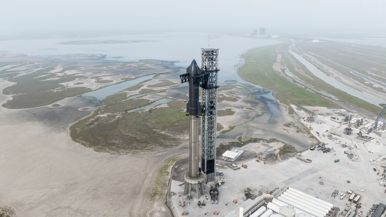 "Elon Musk Prepares Starship for 3rd Test Flight Amid Kanye West Conversation"