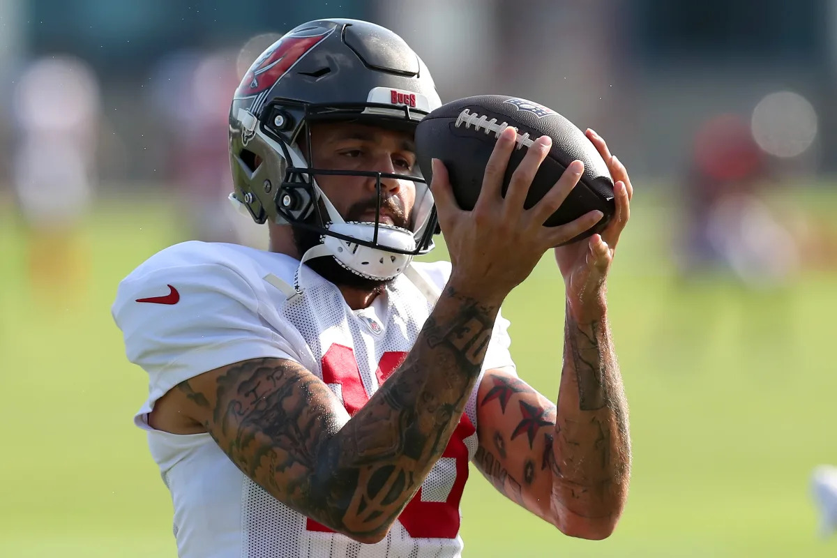 "Mike Evans Demands Contract Extension: Buccaneers on the Clock"