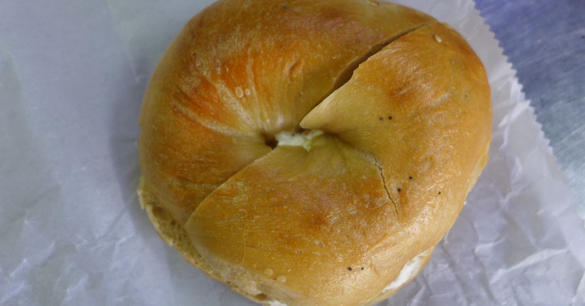Featured image for Beloved UWS Bagel Shop Closes After 34 Years, Shocking Community