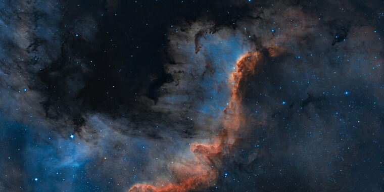 "The Spectacular Illumination of the Cygnus Wall in the Night Sky"