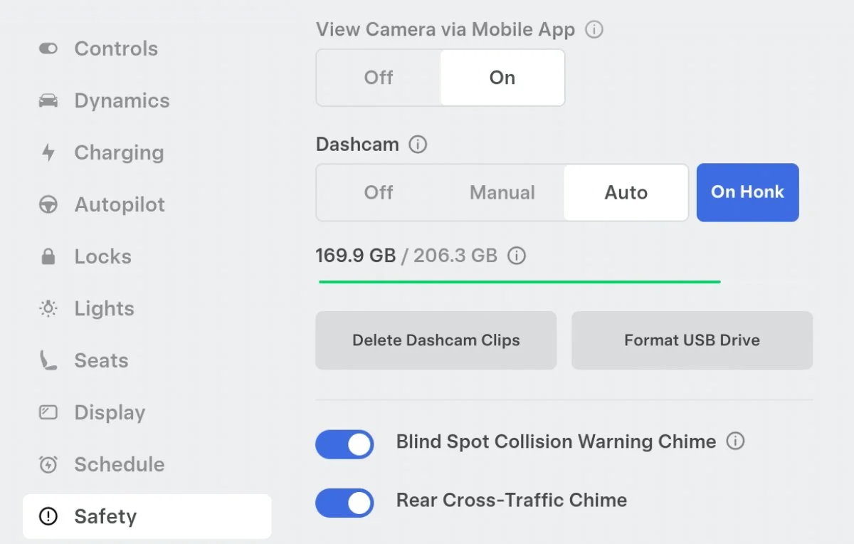 Tesla Extends Dashcam Retention to 24 Hours on Large USB Drives