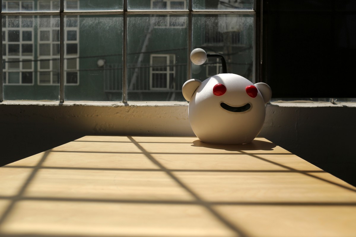 Featured image for "Reddit's IPO Target: A $5 Billion Valuation"