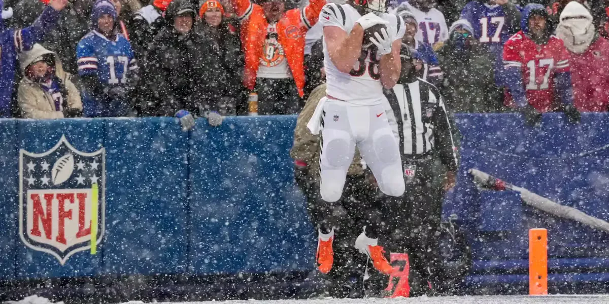 Hayden Hurst Overcomes Post-Traumatic Amnesia to Return to the Field