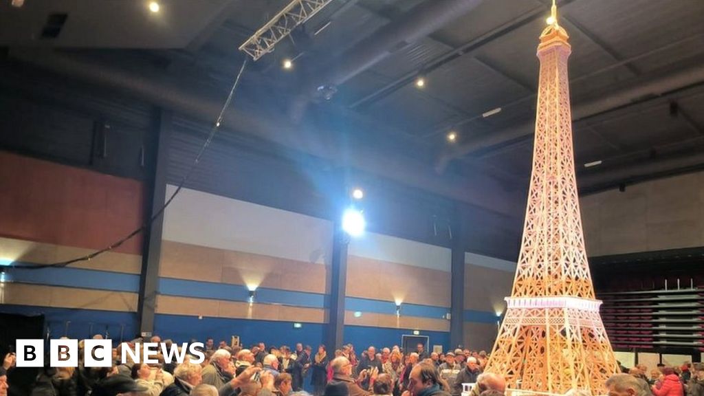 Featured image for "Failed French Eiffel Tower Record Attempt Due to Incorrect Matchsticks"