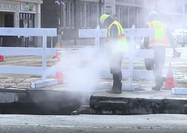 Water main breaks cause chaos in downtown Cleveland and Nashville.
