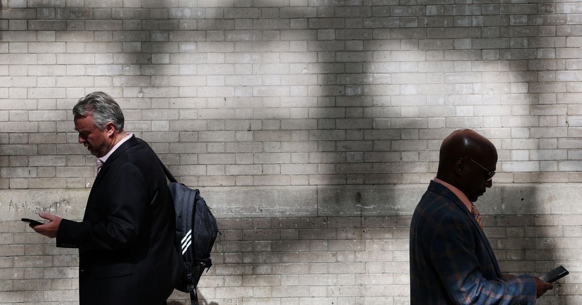 Featured image for "Q3 Sees Decade-Low in Global Smartphone Market, Says Counterpoint"