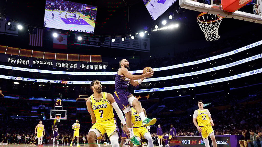 Featured image for Suns' Win Over Lakers Highlights Key Injuries and Turnover Troubles