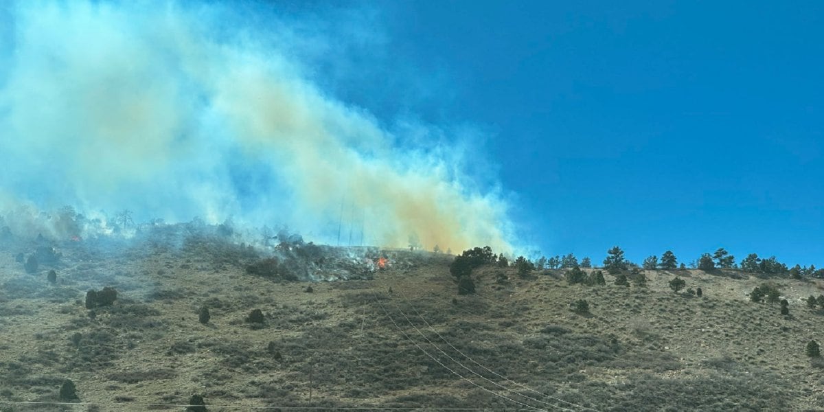 Featured image for Wildfires prompt pre-evacuation notices in Morrison and JeffCo areas.