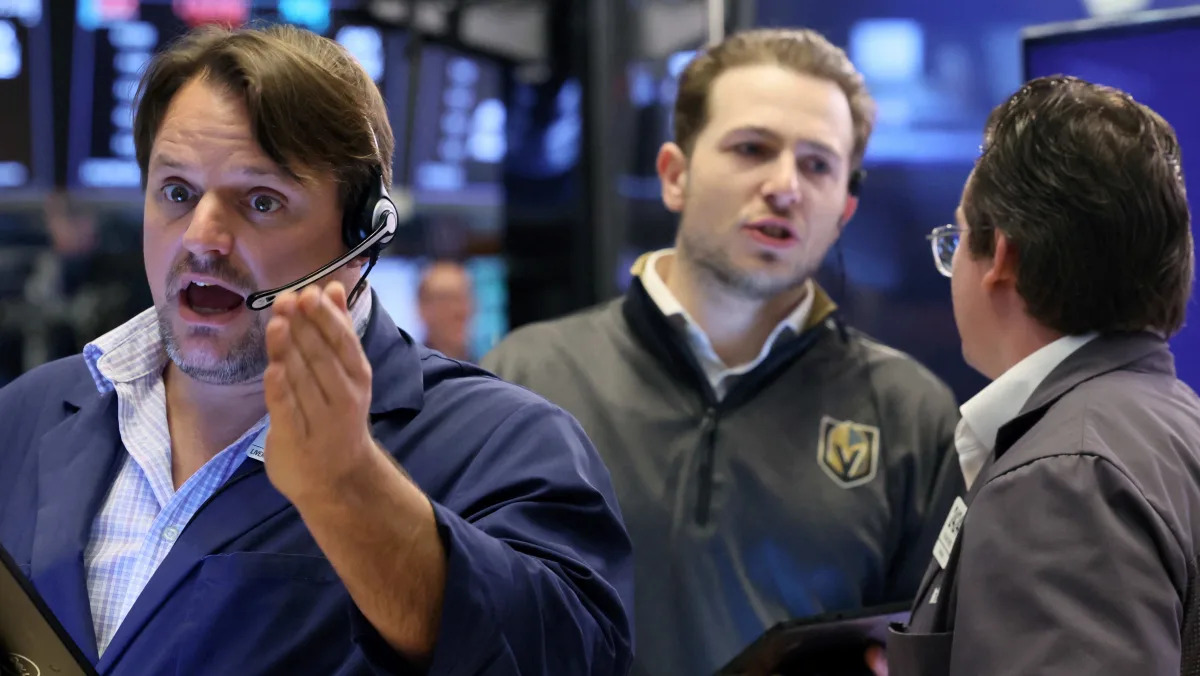 "Dow Dips Amid Economic Concerns and Weak Data"