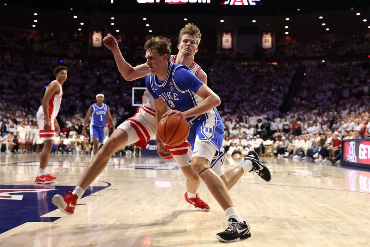 Featured image for Duke Triumphs Over Arizona with Stellar Defense and Flagg's Heroics