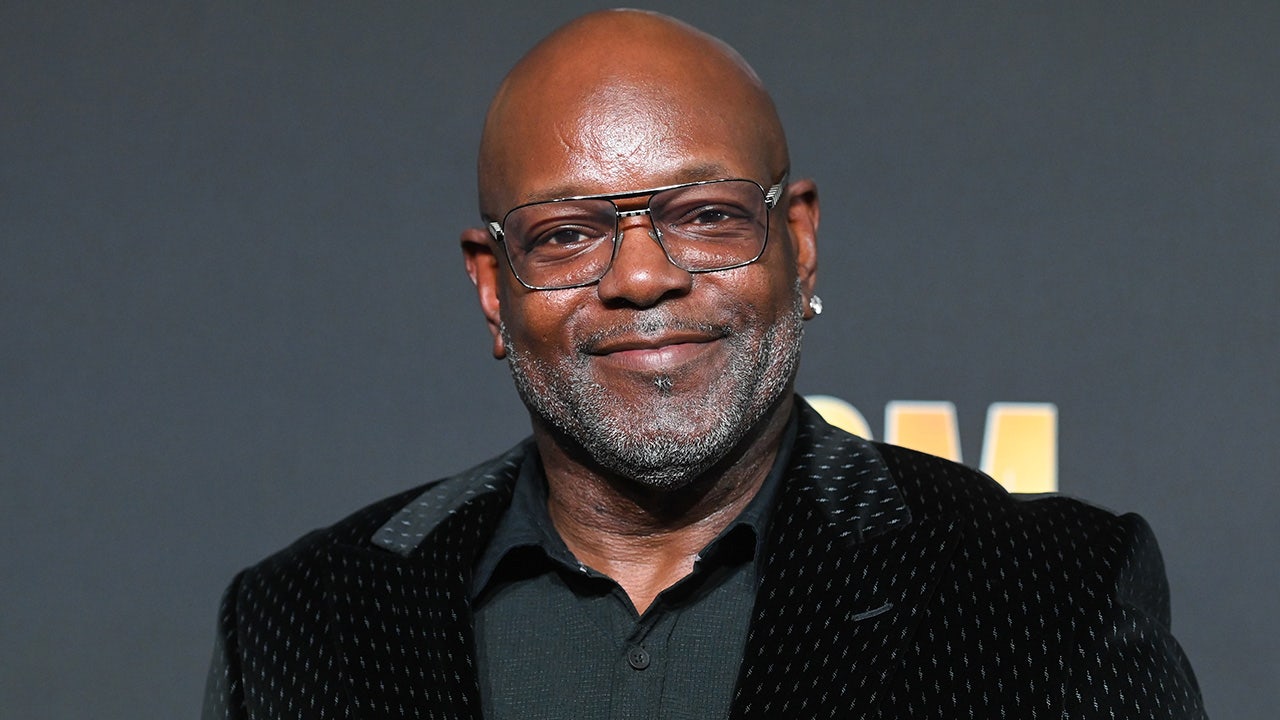 Featured image for "NFL Legend Emmitt Smith Criticizes University of Florida for Cutting DEI Positions"