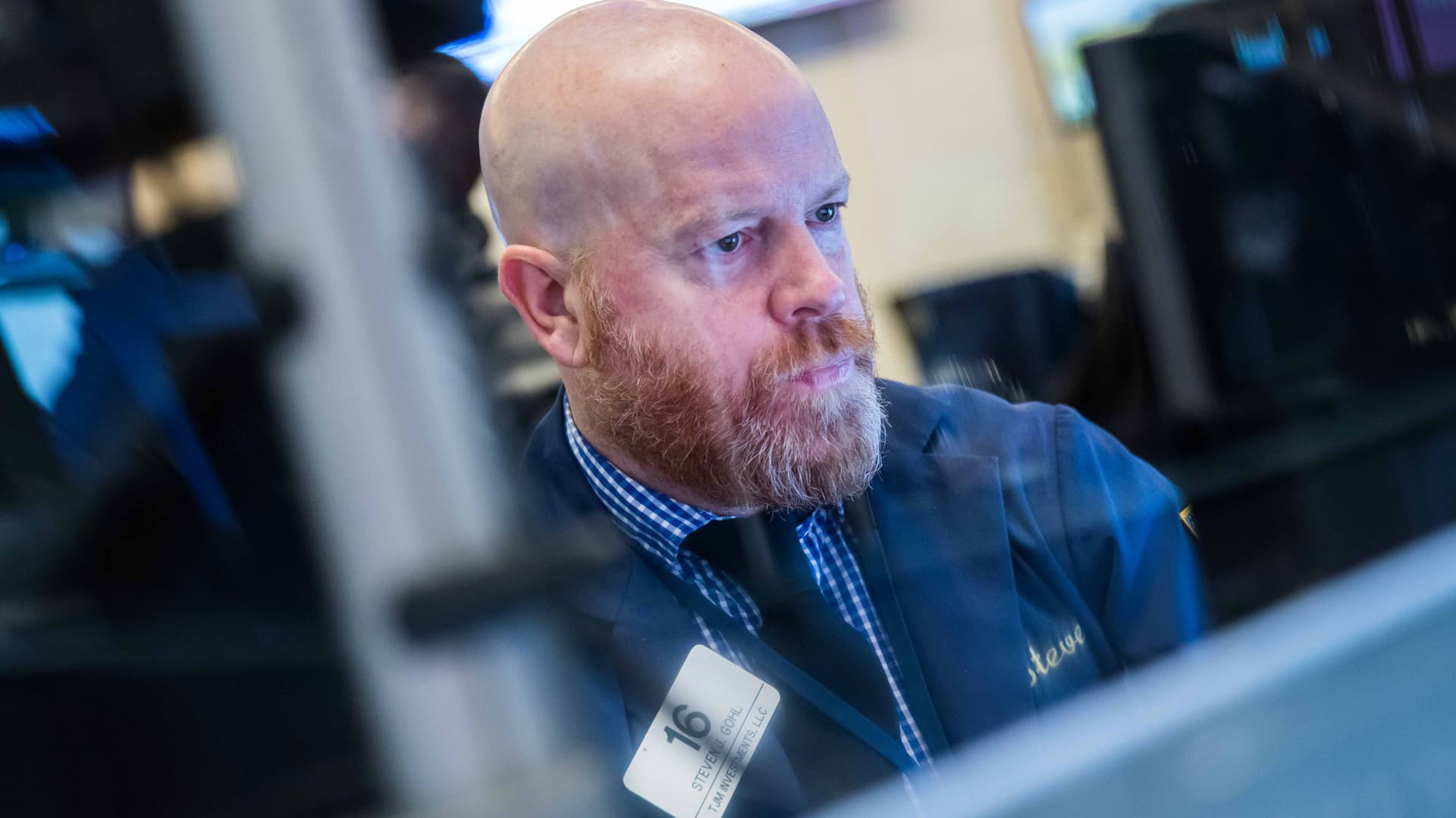 "Top Analysts Predict Significant Stock Surges in Tech and Data Analytics Markets"