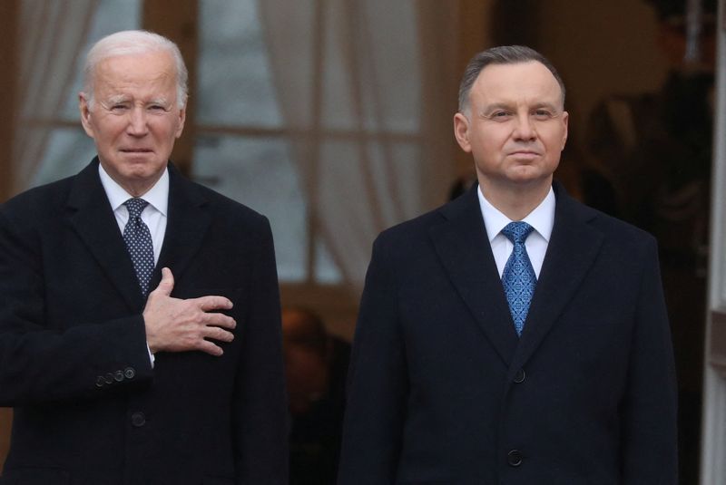"Polish Leaders Urge Action on Ukraine Crisis to Prevent Catastrophe"