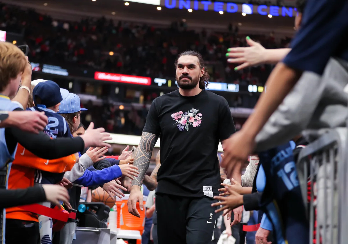 Grizzlies' Steven Adams expected to miss playoffs with knee injury.