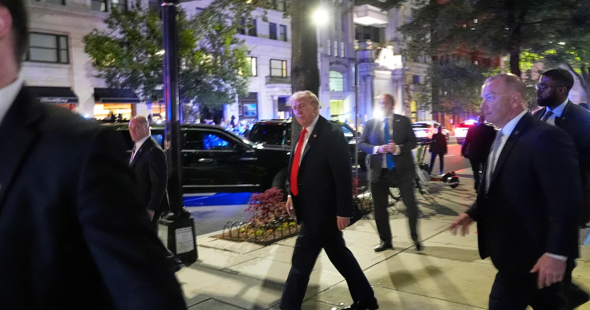 Featured image for Trump Dines in D.C. Amid Protests and Cheers