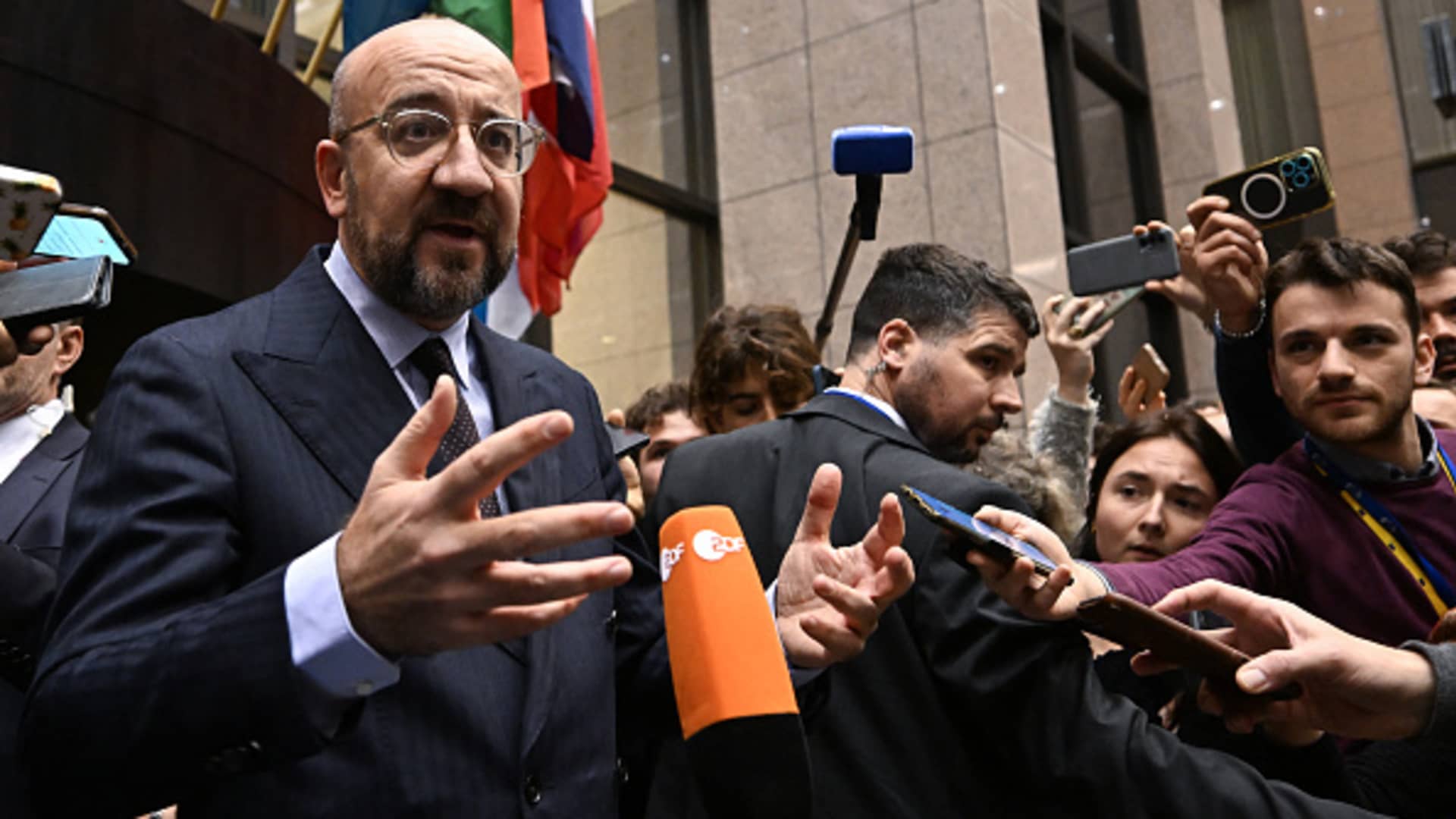 "Russia's Central Bank Raises Interest Rates to 16% Amid Ukraine Conflict"