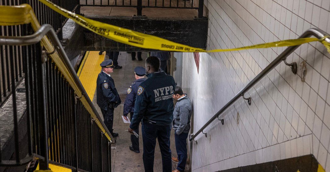 Subway Shooting in Brooklyn Leaves Two Injured During Evening Rush