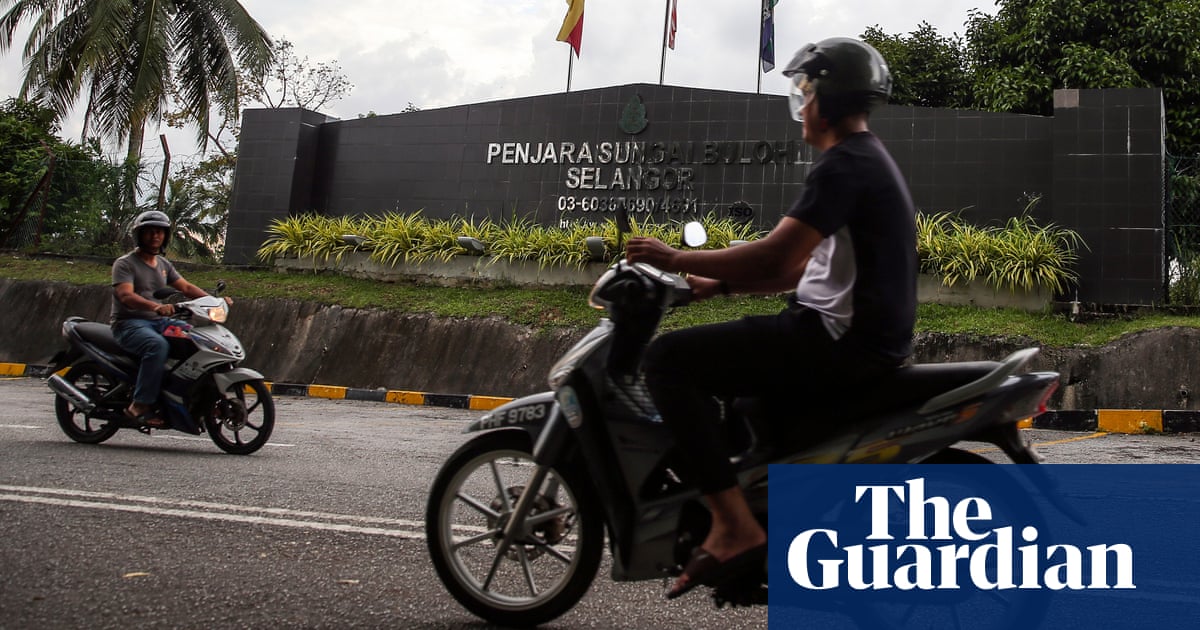 Malaysia abolishes mandatory death penalty for serious crimes.