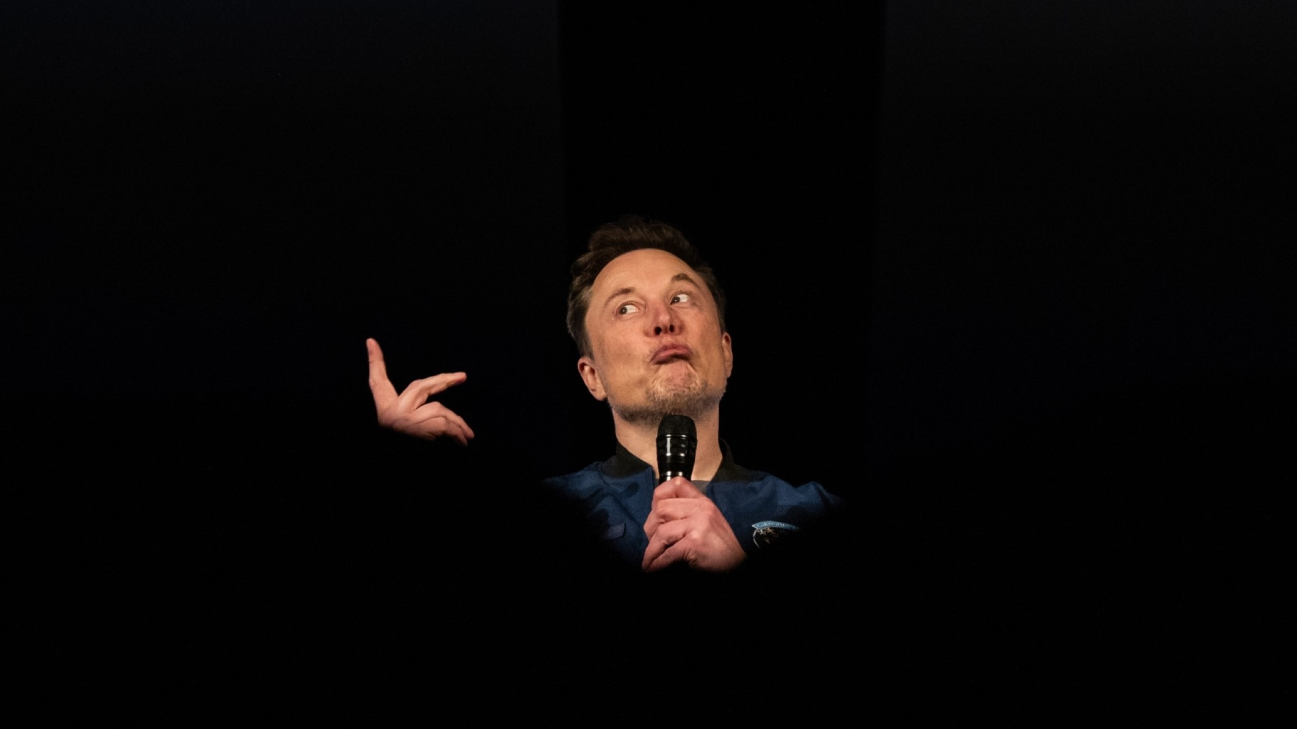 Featured image for World's Top Battery Maker Criticizes Elon Musk's Battery Expertise