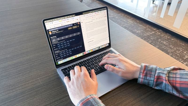 Featured image for Latest Apple MacBook and iPad Deals: Up to $400 Off