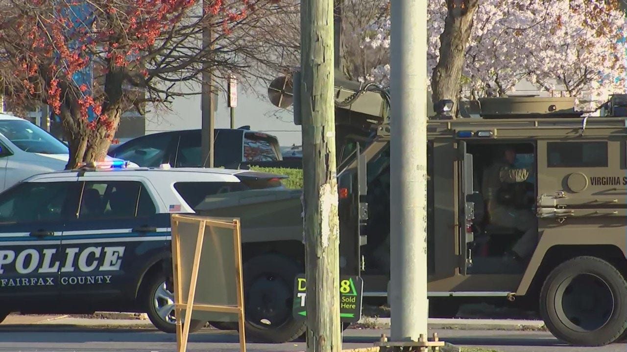 Featured image for Armed woman causes 20+ hour police standoff and road closure in Fairfax County, VA.