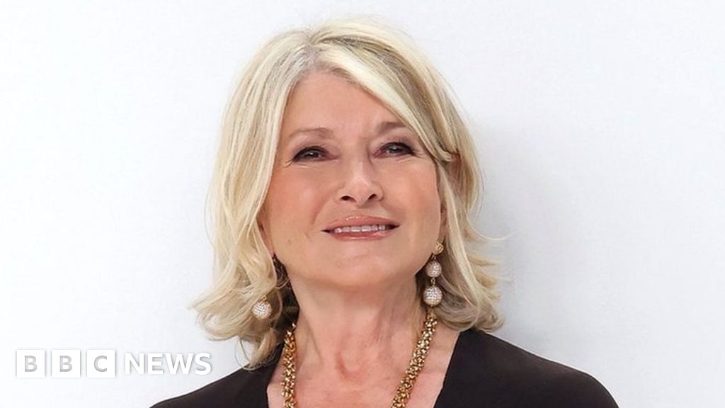 Featured image for Martha Stewart, 81, Makes History as Sports Illustrated's Oldest Swimsuit Cover Model