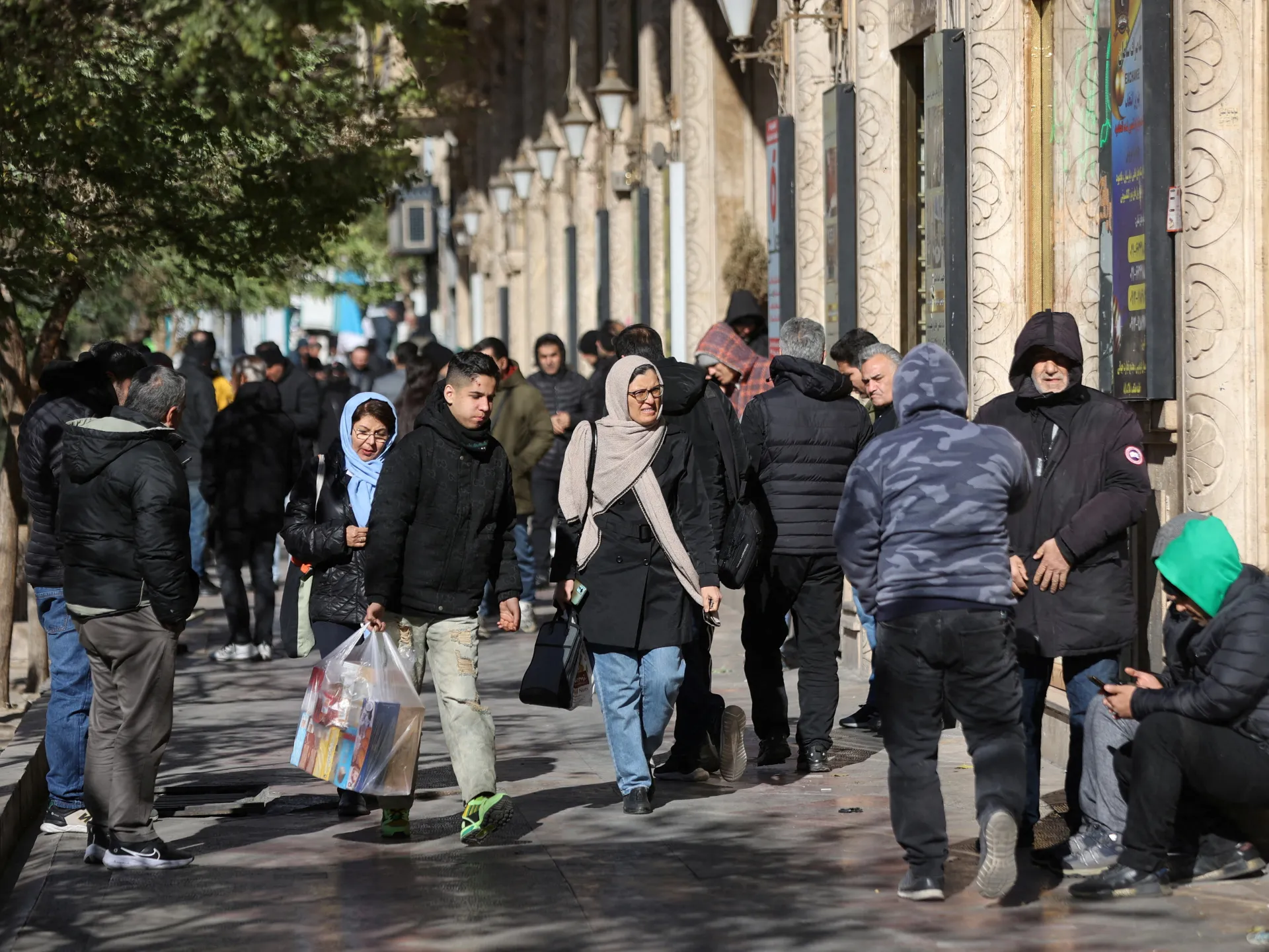 Featured image for Iran protests escalate amid clashes and rising death tolls