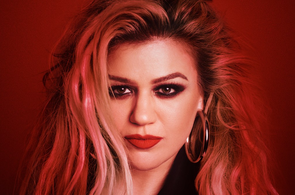 Kelly Clarkson Unveils Personal and Emotional Album 'Chemistry'