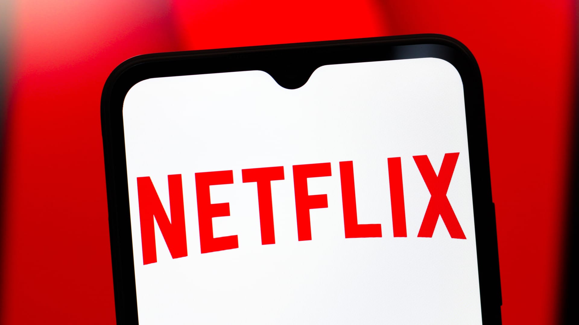 Featured image for Netflix Prepares for Earnings Amid Growth and AI Concerns