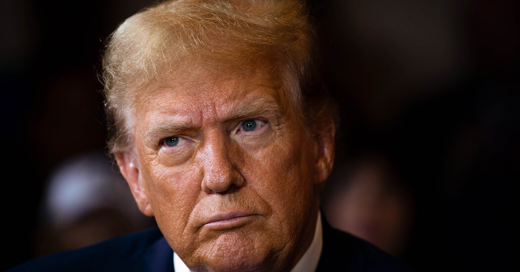 Trump Lawyers Challenge Gag Order in Documents Case